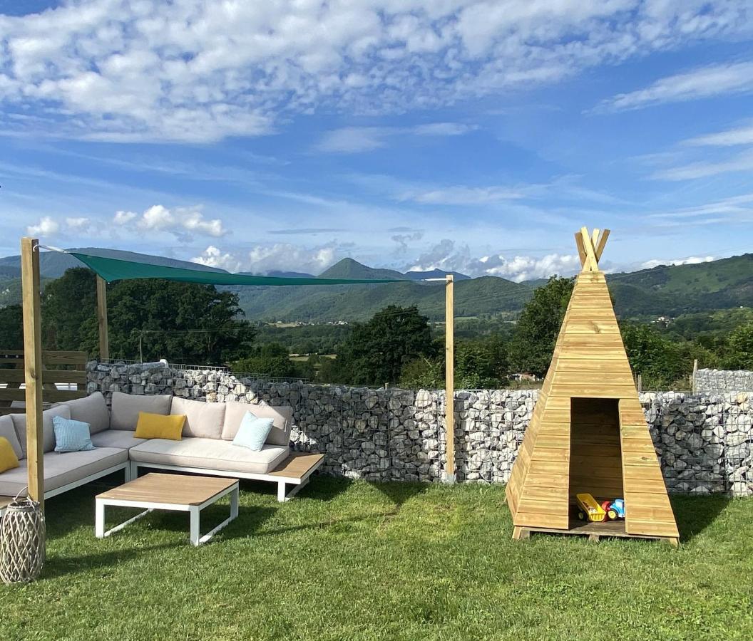 Villa Jacuzzi, Terrain De Petanque Et Aire De Jeux Vue Sur Les Pyrenees Seilhan Exteriör bild