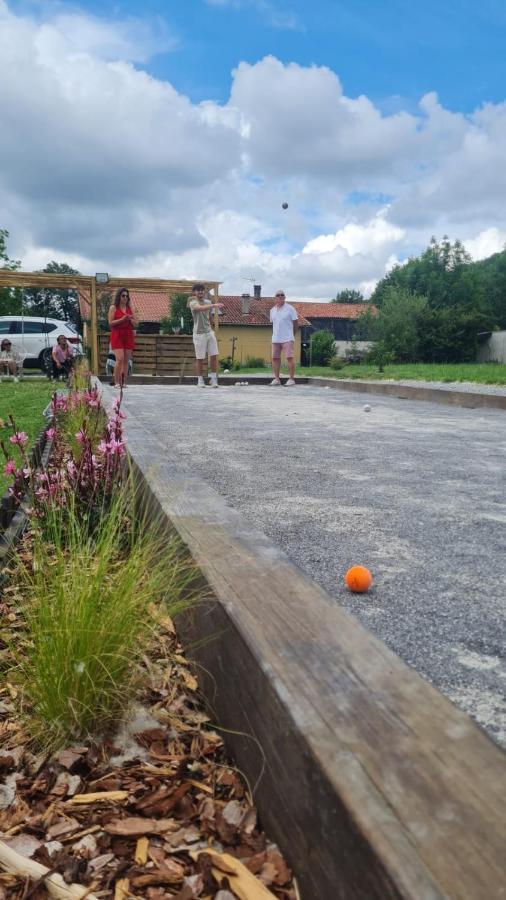 Villa Jacuzzi, Terrain De Petanque Et Aire De Jeux Vue Sur Les Pyrenees Seilhan Exteriör bild
